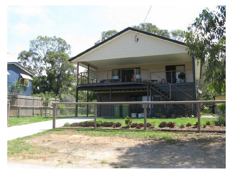 3 Timothy St, Macleay Island QLD 4184