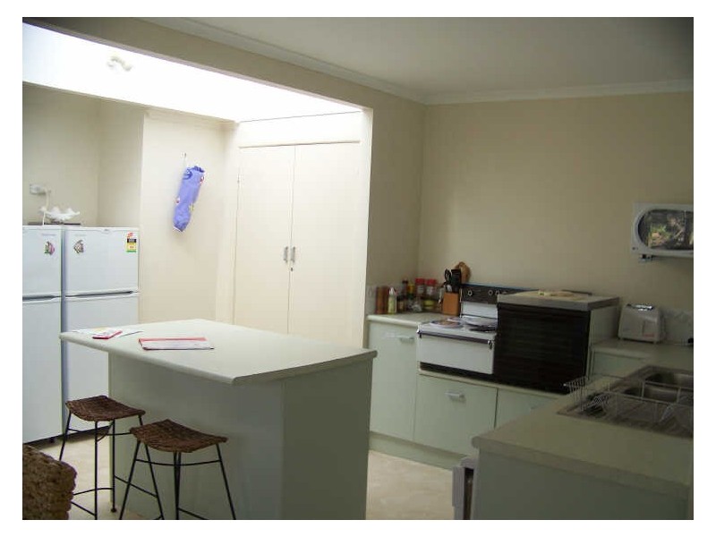 40 Resthaven Drive, Lamb Island QLD 4184