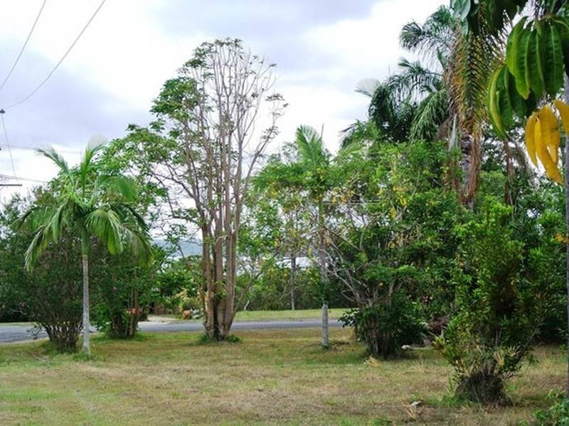 2-4 Shelly Crescent, Lamb Island QLD 4184