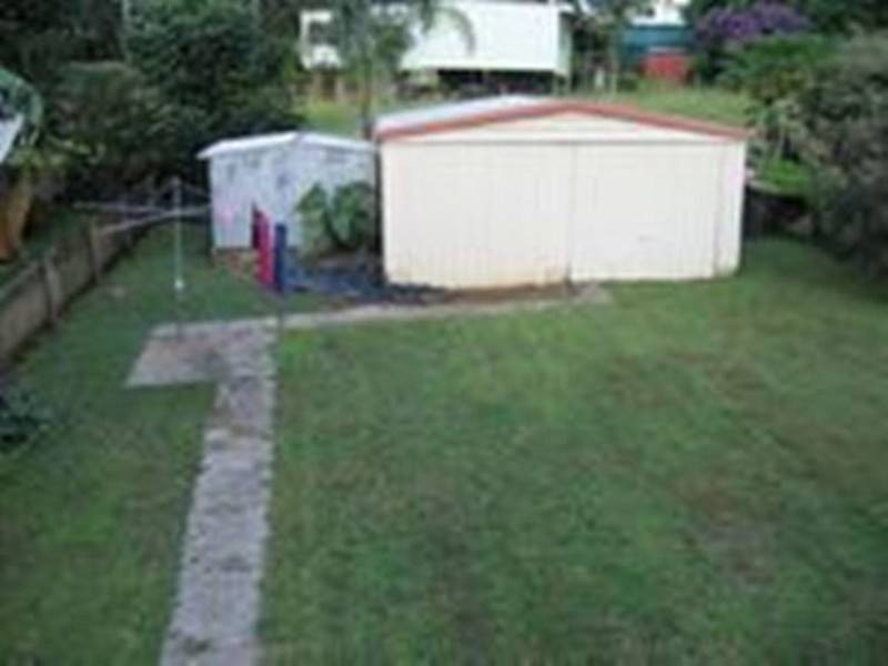 2-4 Shelly Crescent, Lamb Island QLD 4184