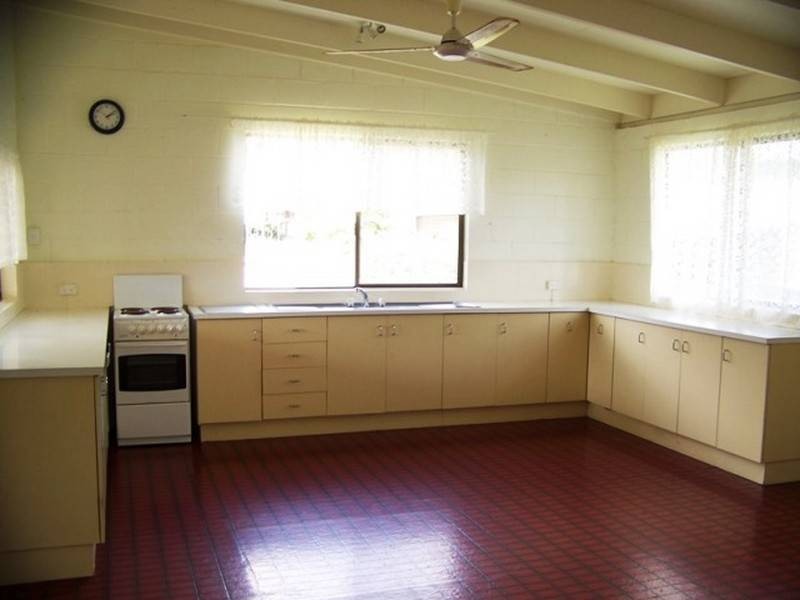 2-4 Shelly Crescent, Lamb Island QLD 4184