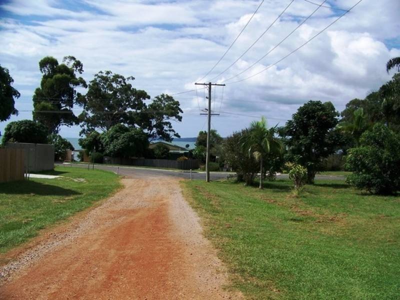 2-4 Shelly Crescent, Lamb Island QLD 4184