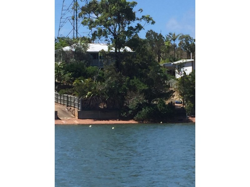 182 Canaipa Pt Dr, Russell Island QLD 4184