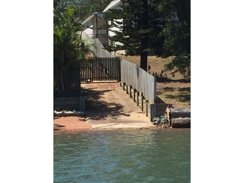 182 Canaipa Pt Dr, Russell Island QLD 4184