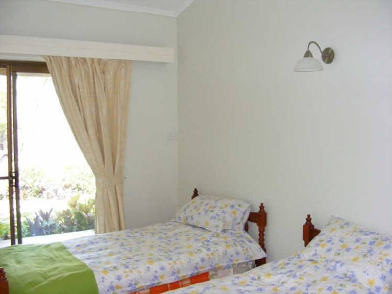 25 Benowa Street, Macleay Island QLD 4184