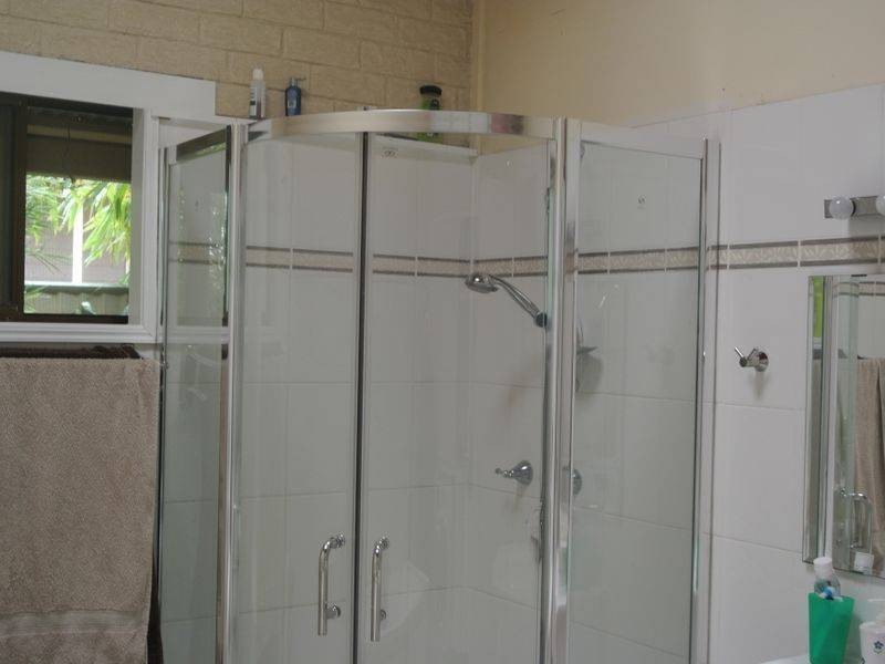 25 Benowa Street, Macleay Island QLD 4184