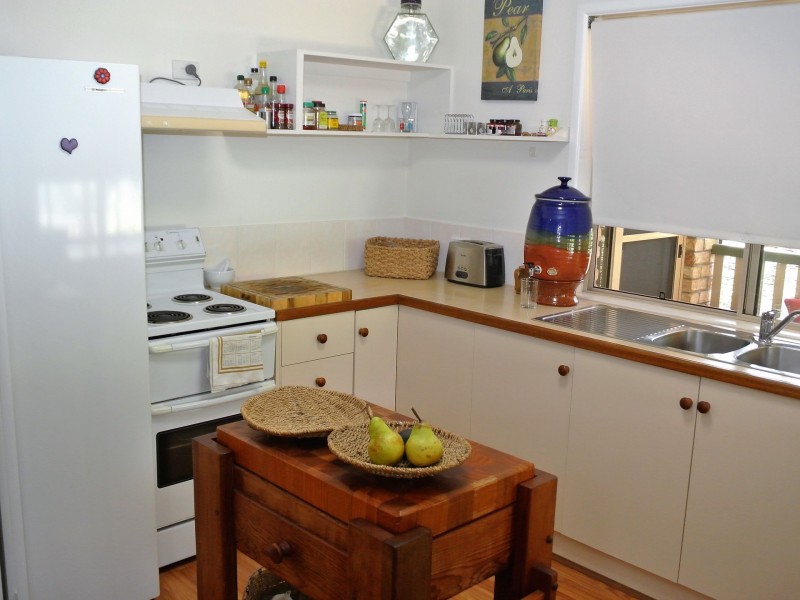 4 Cathy Street, Macleay Island QLD 4184