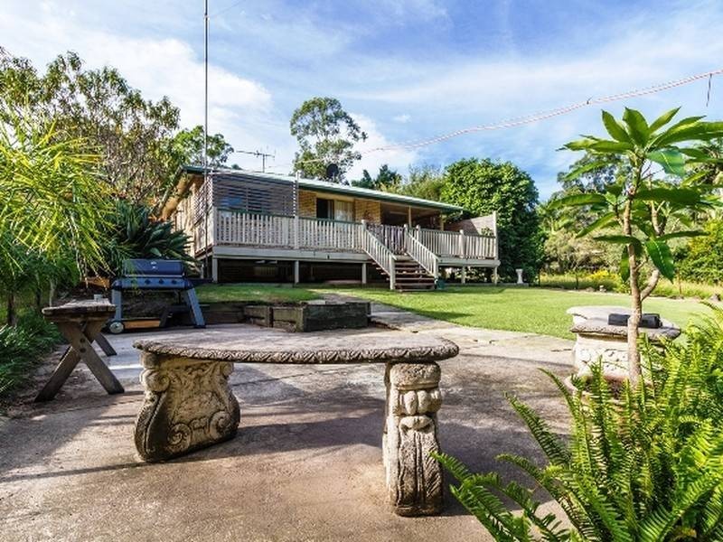 4 Cathy Street, Macleay Island QLD 4184