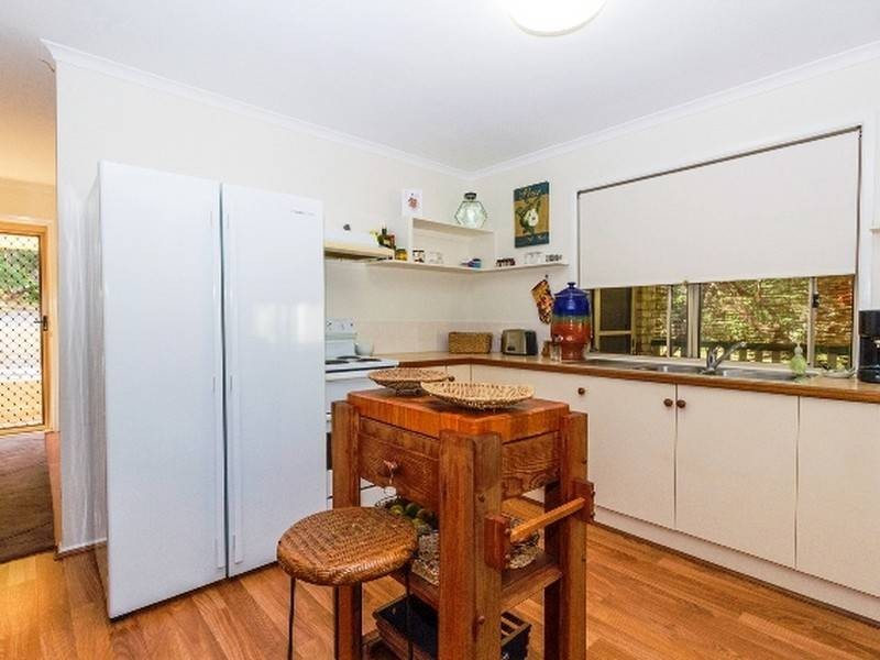 4 Cathy Street, Macleay Island QLD 4184