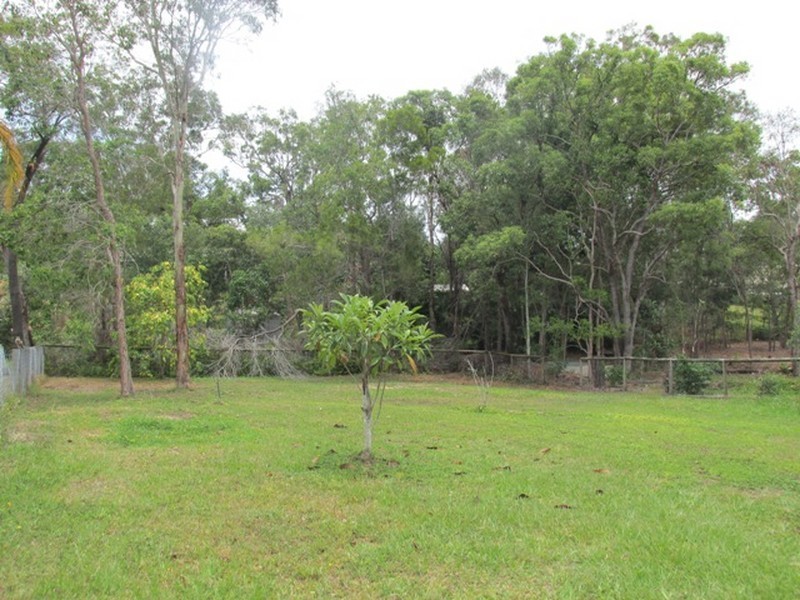 69 Eastbourne Terrace, Macleay Island QLD 4184
