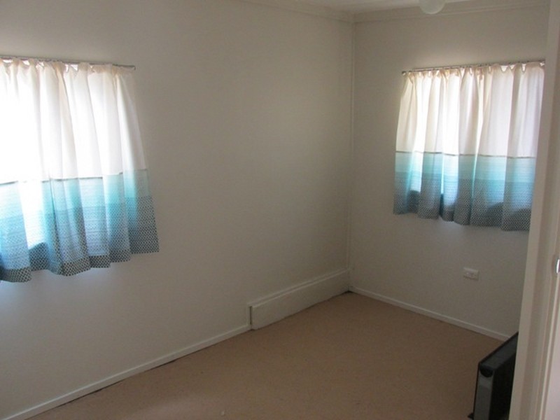 69 Eastbourne Terrace, Macleay Island QLD 4184