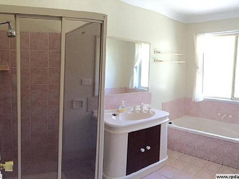 43 Centre Road, Russell Island QLD 4184