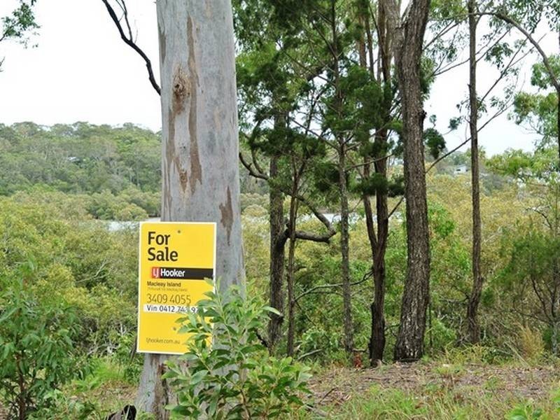 13-15 Beelong Street, Macleay Island QLD 4184