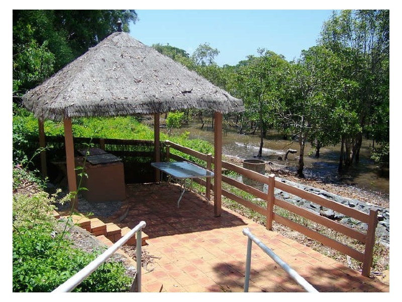 17 Lovell Parade, Lamb Island QLD 4184