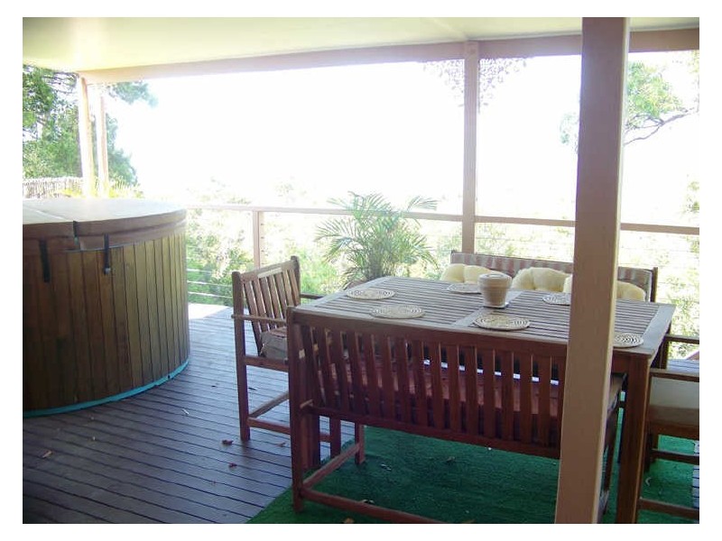 17 Lovell Parade, Lamb Island QLD 4184