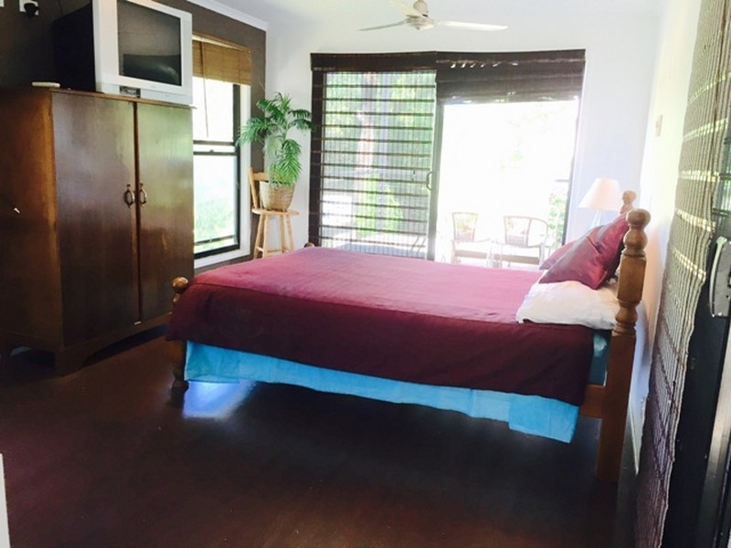 4 Ray Street, Macleay Island QLD 4184