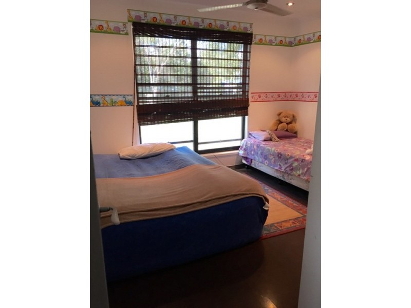 4 Ray Street, Macleay Island QLD 4184