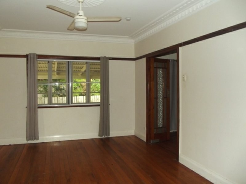 4 Duncan Street, Macleay Island QLD 4184