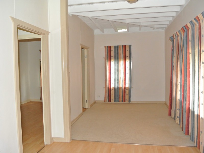 11 Camena Street, Macleay Island QLD 4184