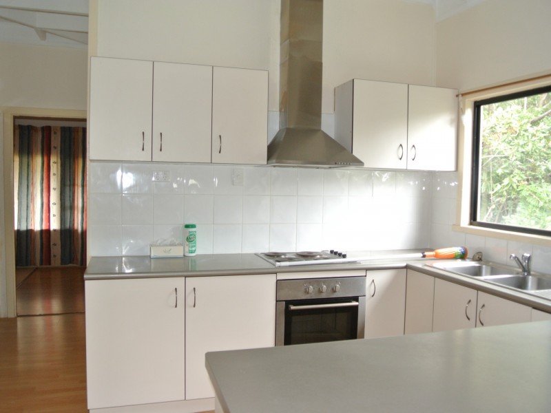 11 Camena Street, Macleay Island QLD 4184