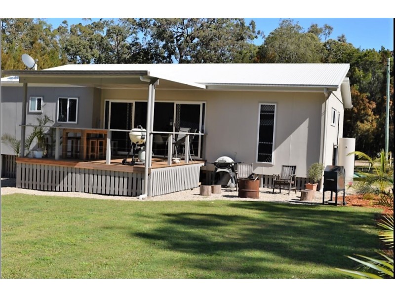 10 Natone Tce, Macleay Island QLD 4184