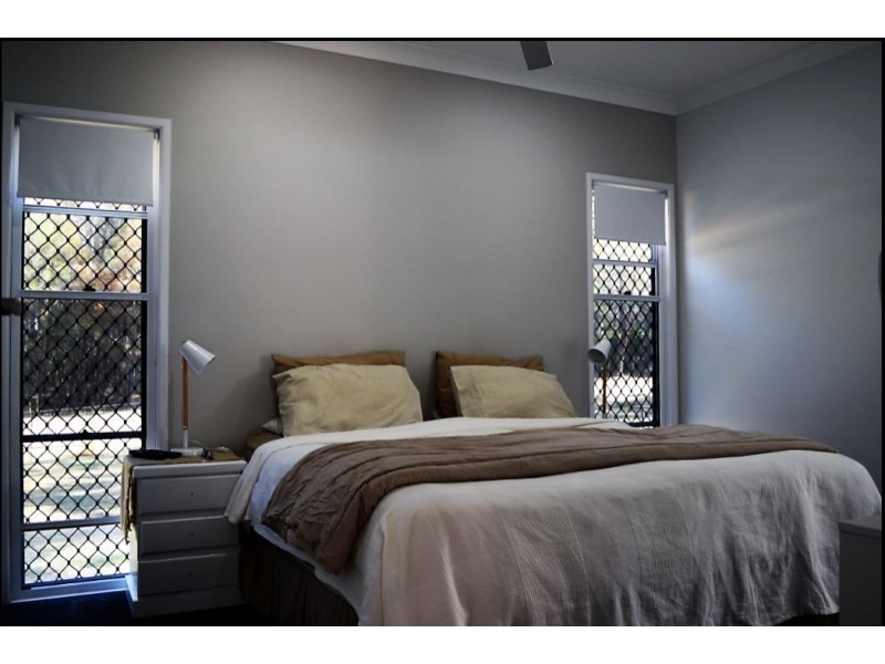 10 Natone Tce, Macleay Island QLD 4184