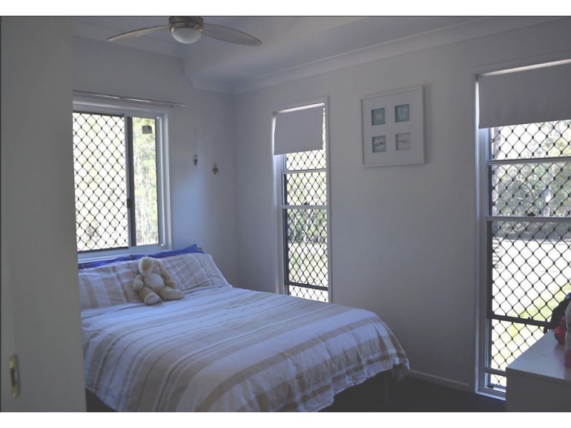 10 Natone Tce, Macleay Island QLD 4184