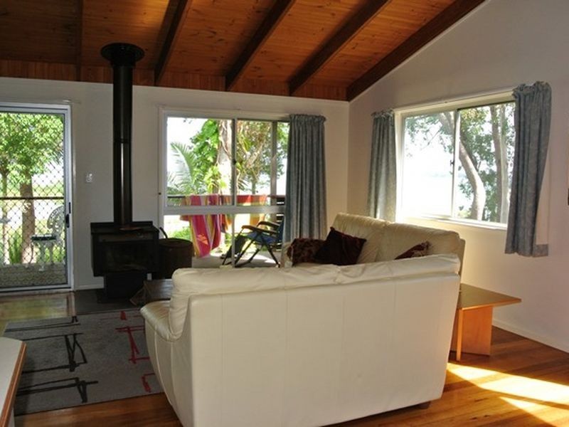 87 Coondooroopa Drive, Macleay Island QLD 4184