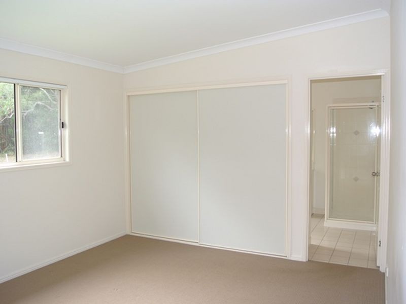 1 Jane Street, Macleay Island QLD 4184