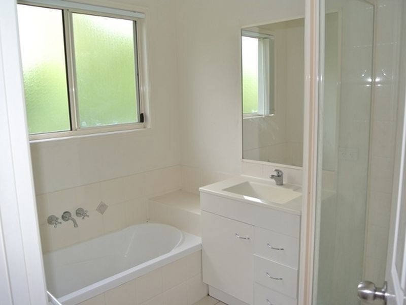 1 Jane Street, Macleay Island QLD 4184