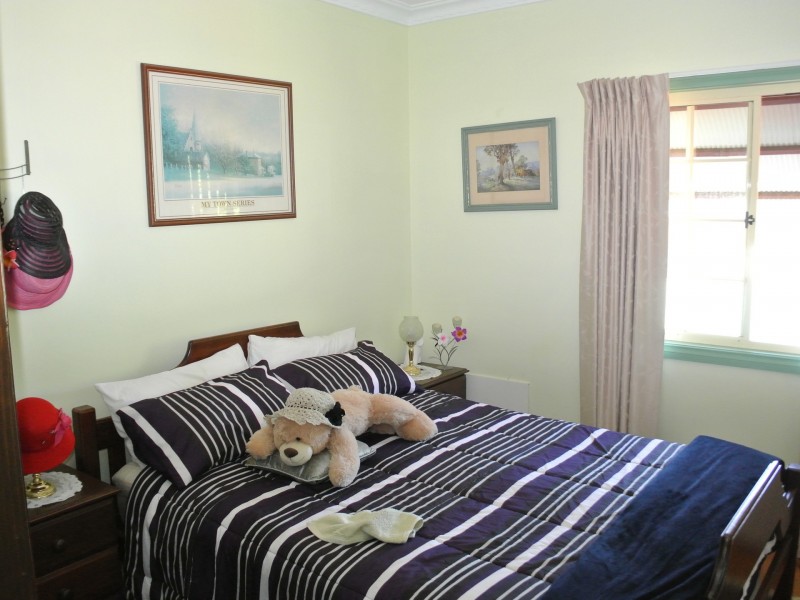 36 Melaleuca Drive, Lamb Island QLD 4184