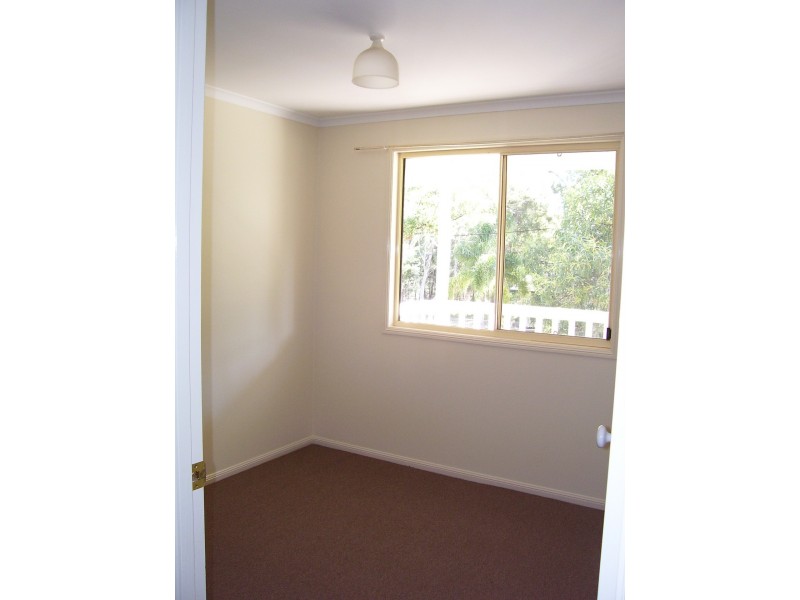 16 Brolga Street, Macleay Island QLD 4184