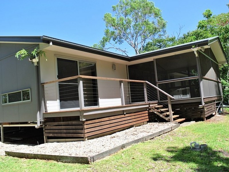 7 Donald Street, Macleay Island QLD 4184