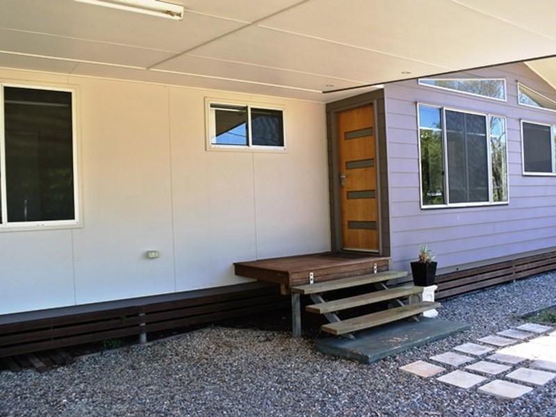 7 Donald Street, Macleay Island QLD 4184