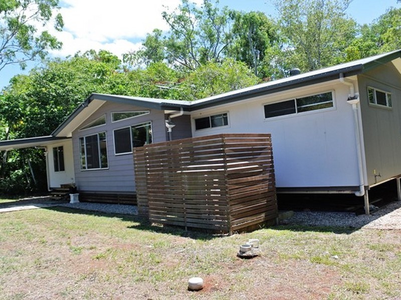 7 Donald Street, Macleay Island QLD 4184