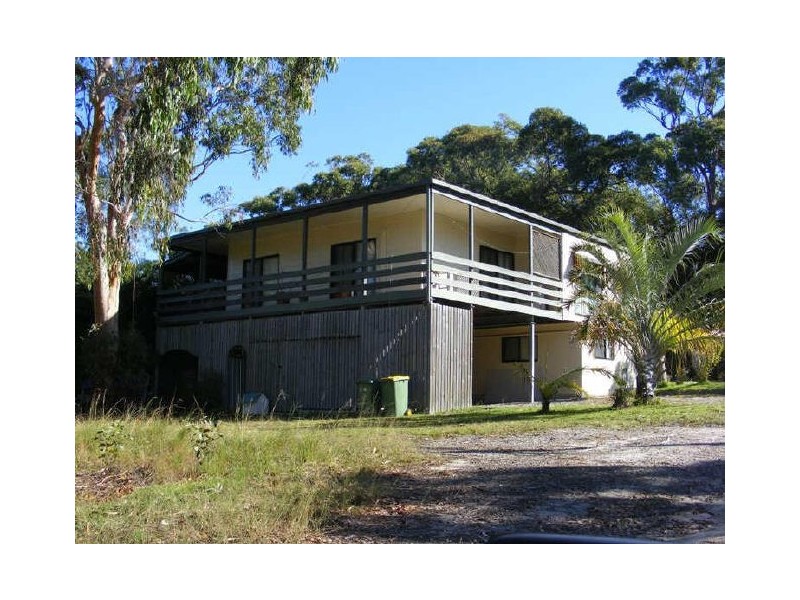 24 Tukkeri Street, Macleay Island QLD 4184