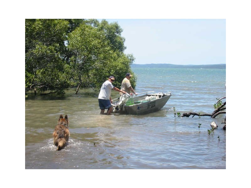 31 Calm Waters Cres, Macleay Island QLD 4184