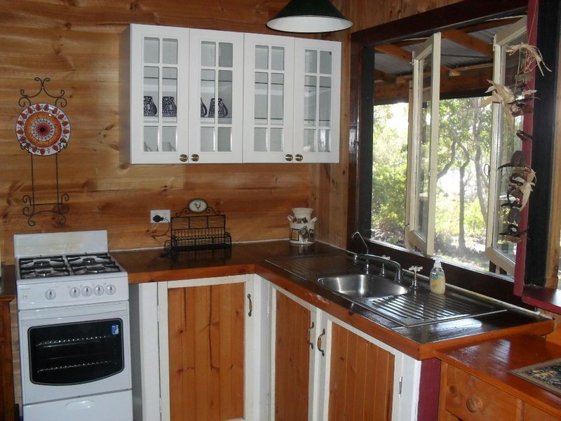 31 Calm Waters Cres, Macleay Island QLD 4184