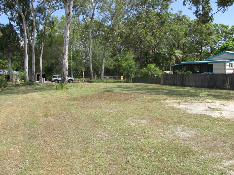 13 Mango Crescent, Macleay Island QLD 4184