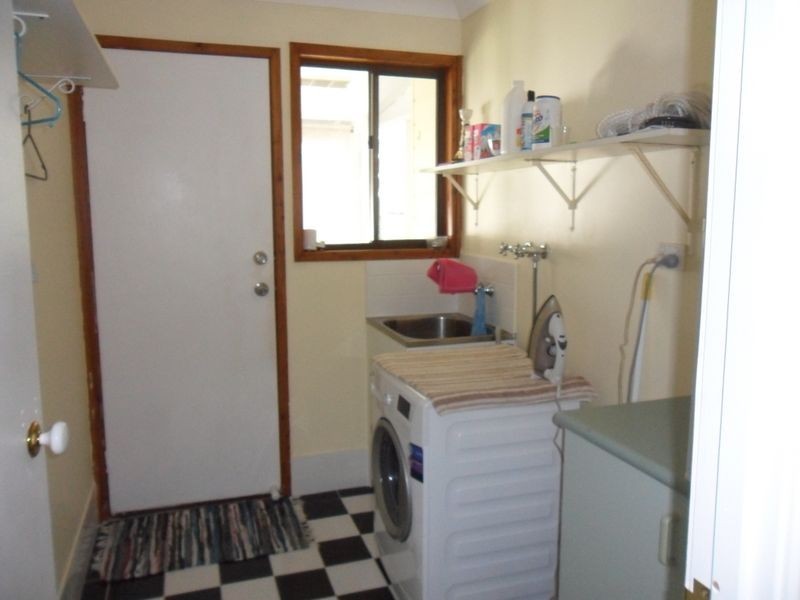 30 Vine Street, Macleay Island QLD 4184