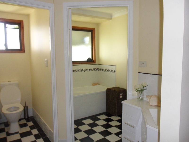 30 Vine Street, Macleay Island QLD 4184