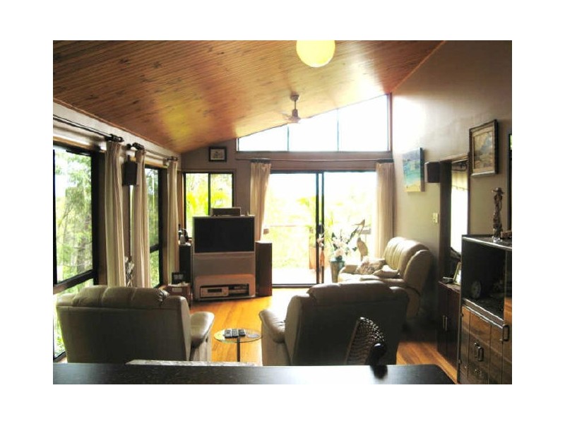 82 Treasure Island Avenue, Karragarra Island QLD 4184