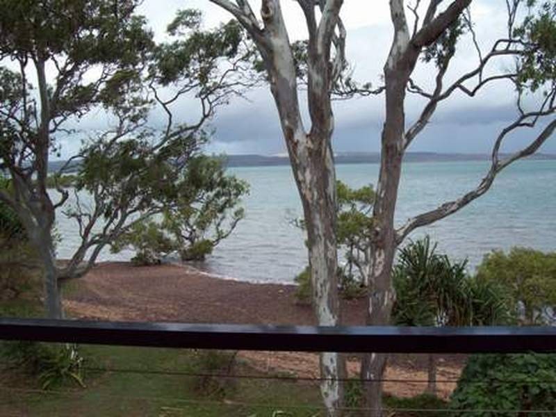 4 Coorong Street, Macleay Island QLD 4184