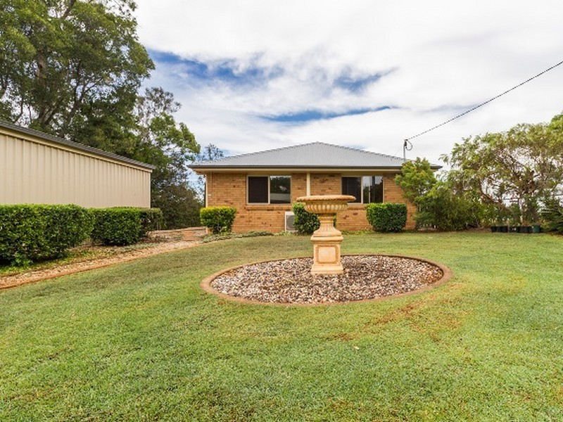54 Western Road, Macleay Island QLD 4184