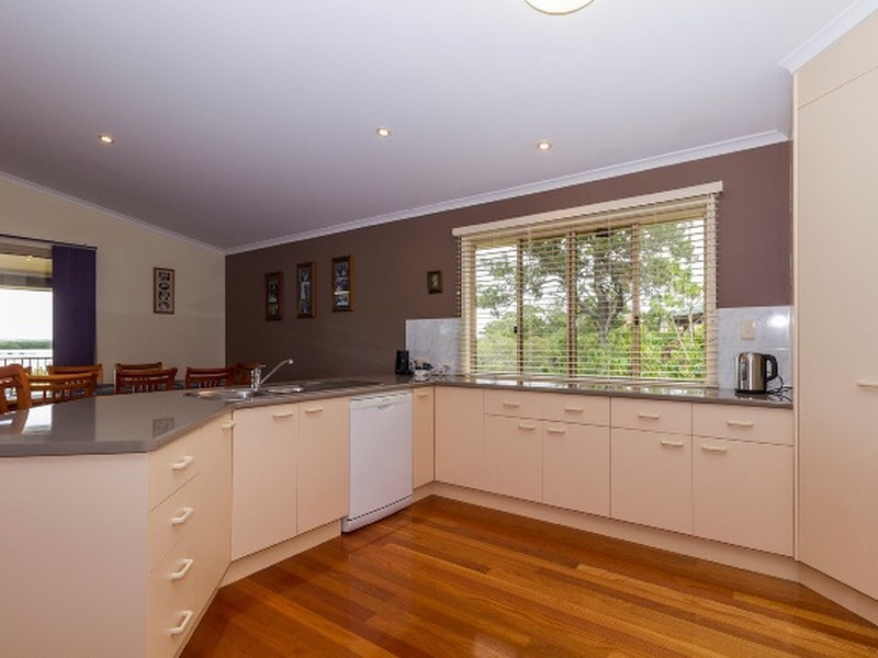 54 Western Road, Macleay Island QLD 4184