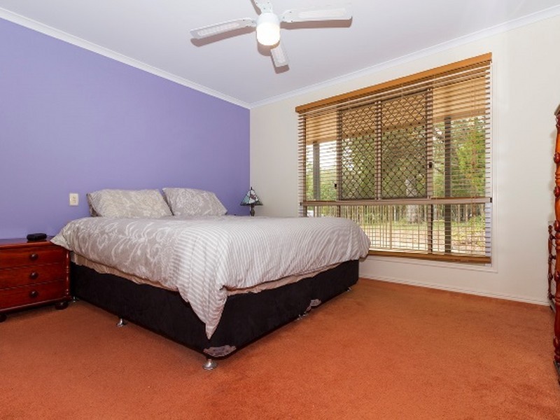 54 Western Road, Macleay Island QLD 4184