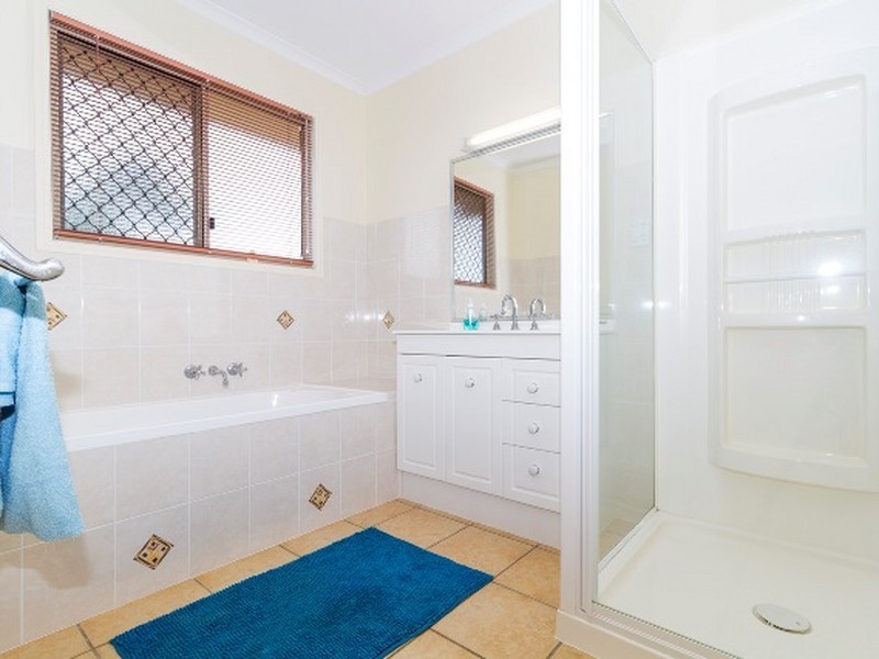 54 Western Road, Macleay Island QLD 4184