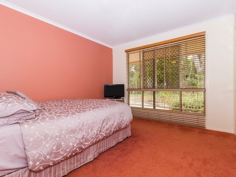 54 Western Road, Macleay Island QLD 4184