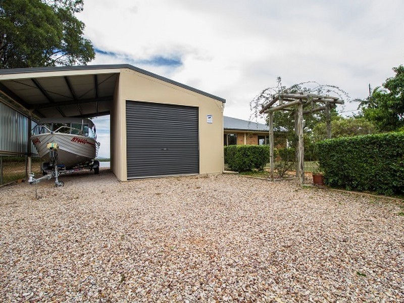 54 Western Road, Macleay Island QLD 4184