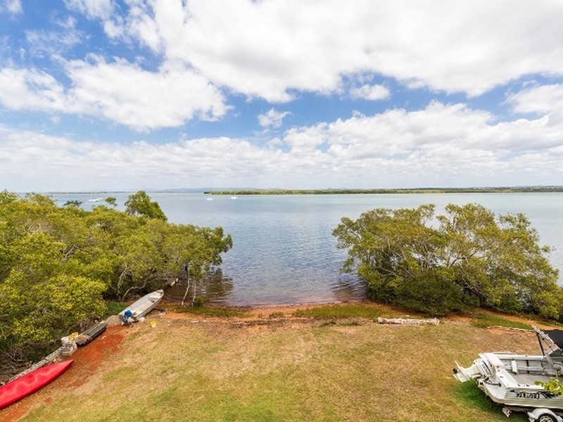 54 Western Road, Macleay Island QLD 4184
